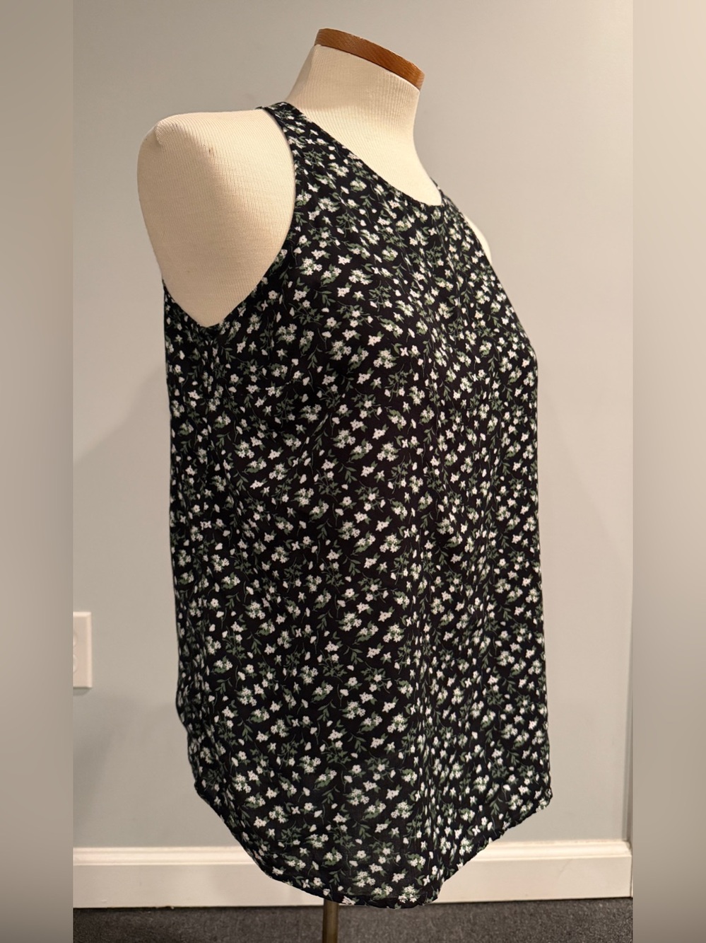 Old Navy Woven Tank Large
